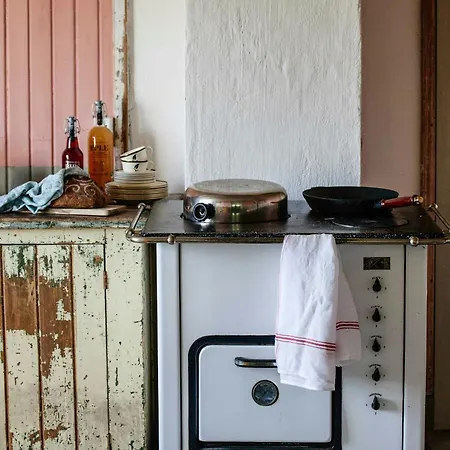 Restored Smallholder's House From 1864 On Helgoya Semesterbostad